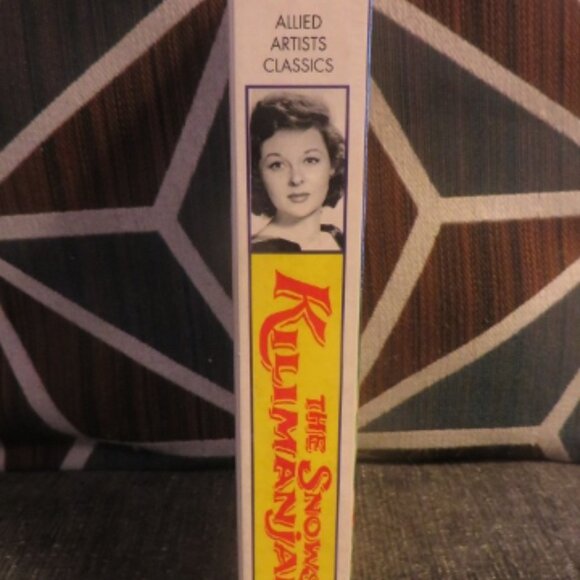 THE SNOWS OF KILIMANJARO - 1952 - VHS (1994 Release) NEW - Picture 5 of 9